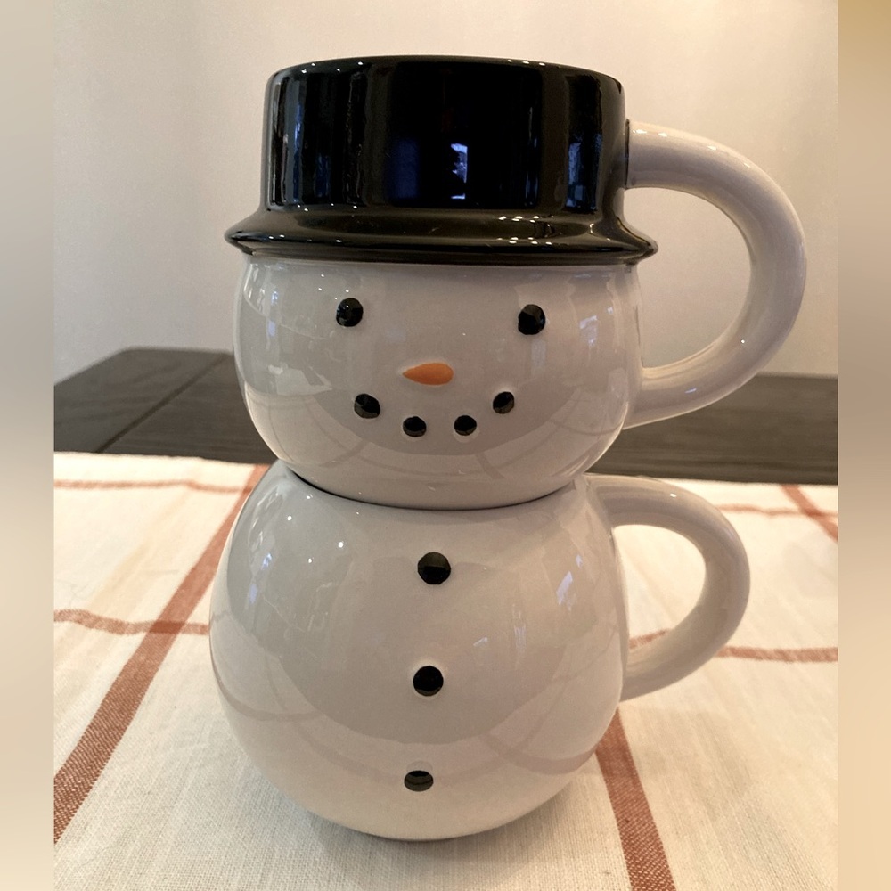 🎄🎄🎄NWT 2 Stackable snowman ceramic coffee or tee mugs